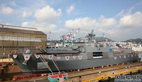 韓進重工一艘登陸艦下水