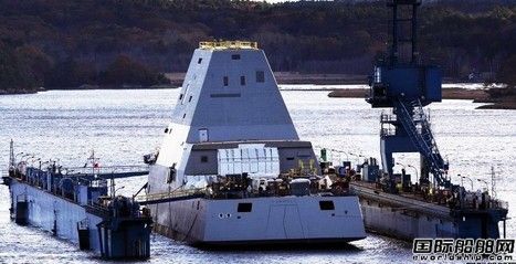 美國海軍隱身驅逐艦低調下水