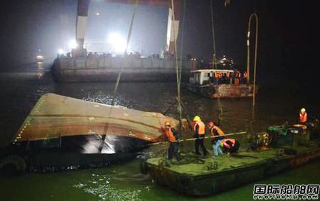 神舟機械一艘新造船自沉22人遇難