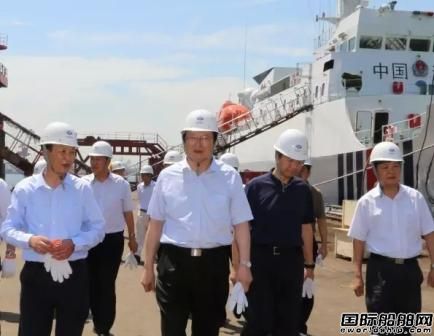胡問鳴：信心是靠動腦筋培育出來的  