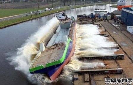 荷蘭船廠下水一艘LNG動力駁船
