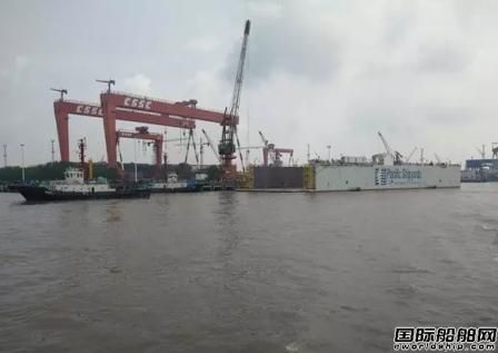 揚州海事局成功維護長江揚州段首艘浮船塢沉浮試驗