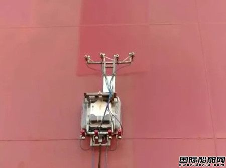 外高橋造船噴涂機器人在VLOC實現統噴作業