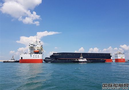 12000噸抬浮力打撈工程船“華興龍”輪首航
