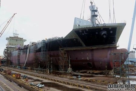 廣東中遠(yuǎn)海運(yùn)重工一艘1750TEU船完成主船體成型