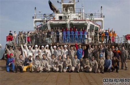 我國(guó)載人潛水器支持保障母船“探索二號(hào)”在馬尾造船啟航