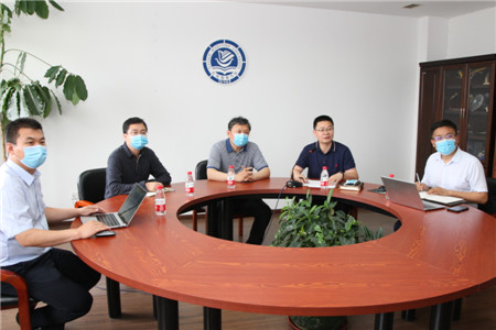 大連海大研發首臺船用消毒凈化布風器樣機在“育鯤輪”安裝測試