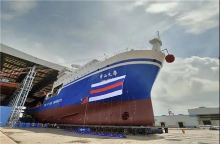 我國最大海洋綜合科考實習船“中山大學”號命名下水