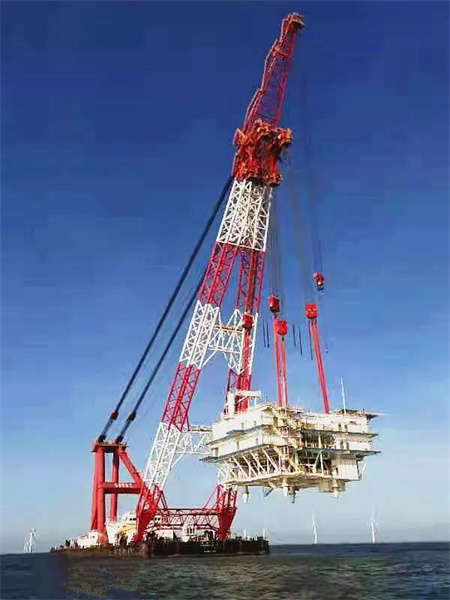 “新振浮7”輪成功吊裝廣東外羅二期海上升壓站