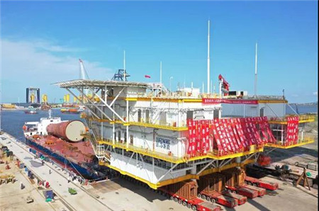 龍源振華搶裝海上風電“巨無霸” 如東H2海上升壓站完成吊裝