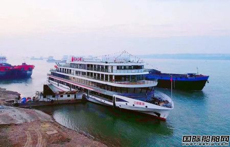 鑫匯船舶建造全球載電量最大純電動游輪“長江三峽1”號完成舾裝離港