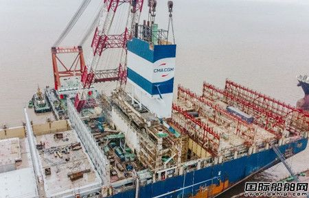舟山中遠海運重工15天完成“利塔尼”輪脫硫塔主體成型