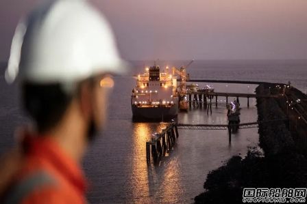 搶船潮提前！LNG船市場“爆炸”一船難求