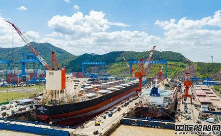 舟山中遠海運重工完成“蘭伯特”輪10年特檢順利開航