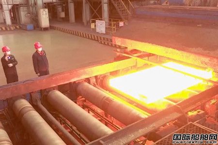 山鋼集團“大單重”超高強海洋工程用鋼板試制成功