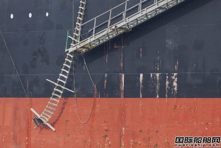英國一名遠洋船引航員在引航作業時死亡