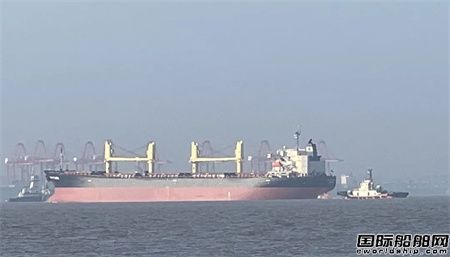 上海中遠海運重工10天開航11艘船向新春獻禮