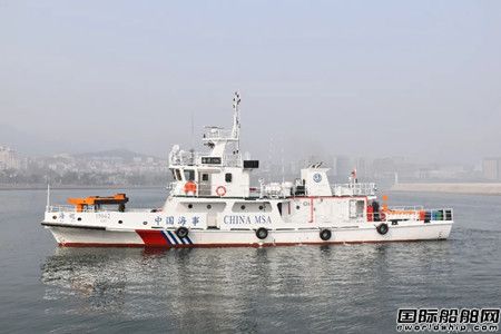 北海航海保障中心兩艘新建航標夾持船正式交付列編