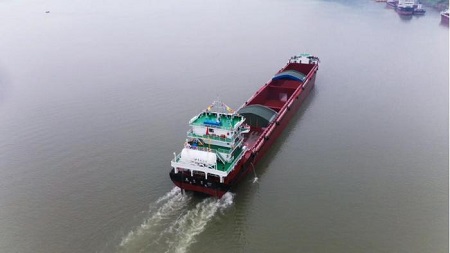 中江船業為重慶輪船建造首艘130米LNG雙燃料動力船順利啟航