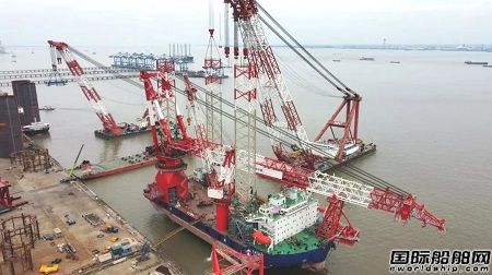 振華重裝完成中交海峰2500T風電安裝平臺樁腿接樁