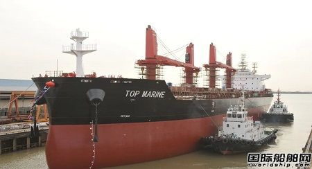 眾航船舶為天津長越海運(yùn)建造40000噸散貨船順利出塢