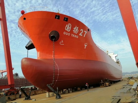 銘飛造船建造7680噸油船“國(guó)揚(yáng)27”輪順利下水