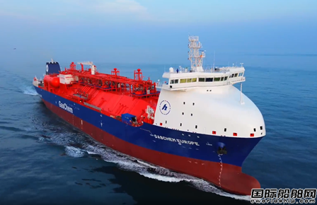 揚(yáng)子三井首制4萬(wàn)方雙燃料LPG/液氨運(yùn)輸船交付離廠