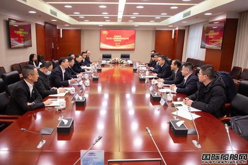上海振華重工與浙江二輕集團(tuán)簽署合作備忘錄