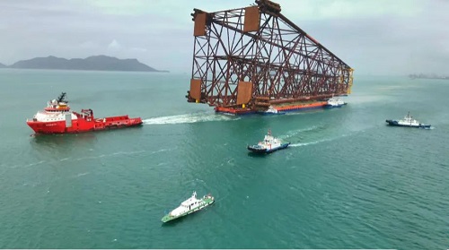 亞洲第一深水導管架“海基二號”駛向深藍進行安裝