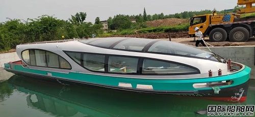 武漢理工船舶設計建造45客位游覽船順利吉水