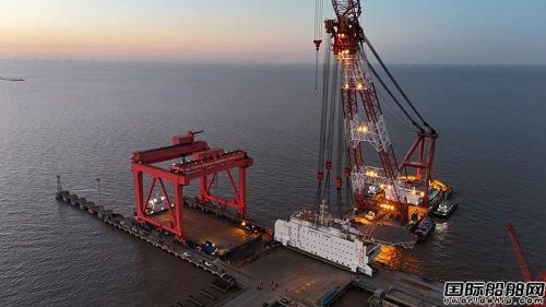 外高橋海工順利發(fā)運(yùn)FPSO項(xiàng)目第五座海工生活樓平臺(tái)