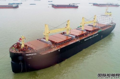 新揚子造船交付NAVIBULGAR一艘45000噸散貨船
