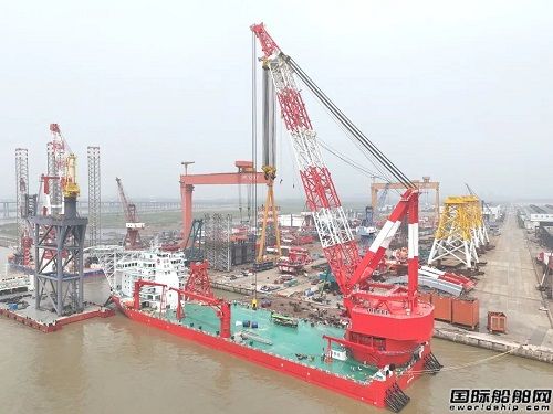 韓通贏吉重工交付4000噸全回轉(zhuǎn)起重船“海洋風電76”