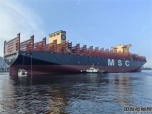 大連造船建造地中海航運LNG雙燃料集裝箱船提前出塢