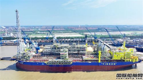 上海中遠海運重工提前24小時完成“FPSO卓越輪”模塊吊裝工程