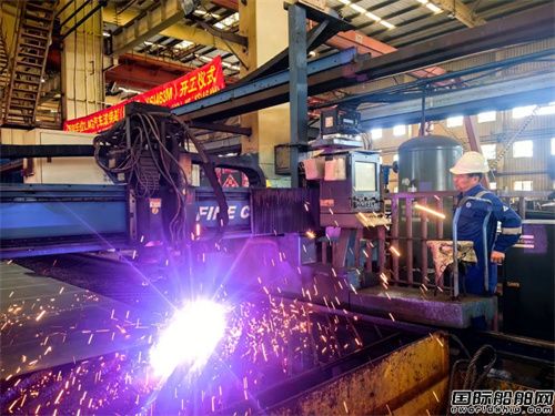 廈船重工承建三德船舶第三艘7500車雙燃料汽車船開工
