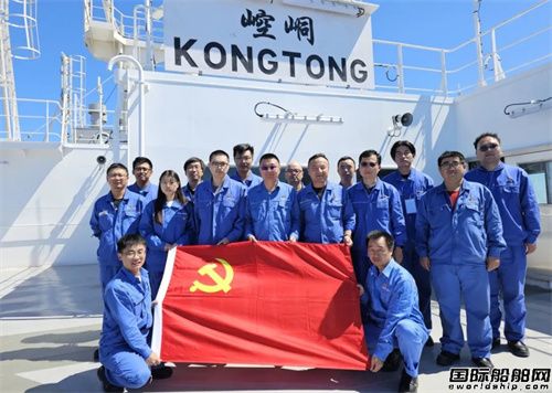 滬東中華中石油國事二期LNG項目3號船“二合一”試航凱旋