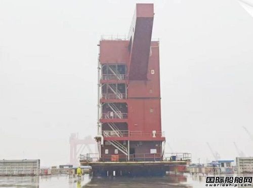 外高橋海工首制滬東中華23000TEU集裝箱船上建圓滿交付