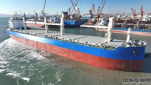 大連中遠海運重工77000噸多用途紙漿船試航凱旋