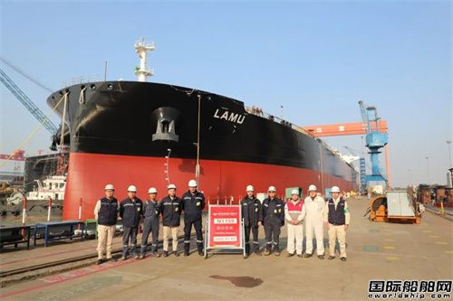 揚(yáng)州中遠(yuǎn)海運(yùn)重工為TMS建造首制114000噸油船出塢