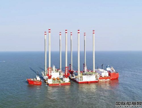 威海金陵建造兩座自升自航式作業平臺交付