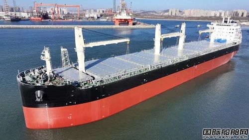 大連中遠海運重工77000噸多用途紙漿船試航成功