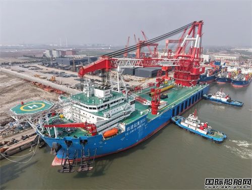 5000噸自航式全回轉起重船“鐵建起重5000”啟航