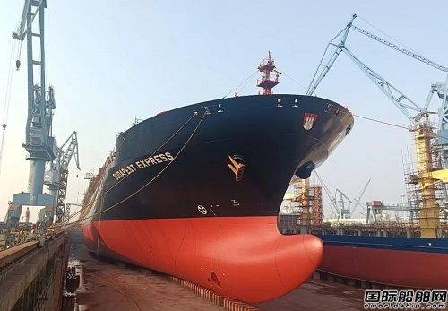 華潤大東完成赫伯羅特超大型集裝箱船修理工程