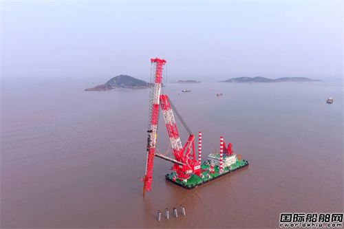 國(guó)內(nèi)首艘110米架高旋轉(zhuǎn)式打樁船完成首秀
