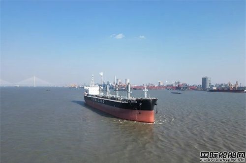 海通海洋一艘63500噸散貨船試航歸來