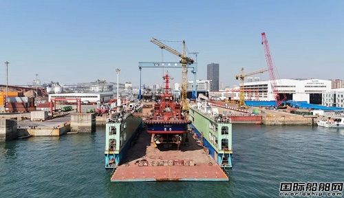 港達(dá)船舶重工為青島港建造4400馬力對(duì)外消防拖輪下水
