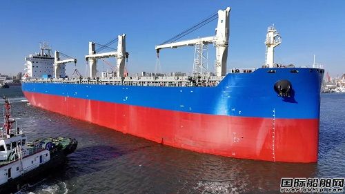 大連中遠海運重工77000噸多用途紙漿船試航完成
