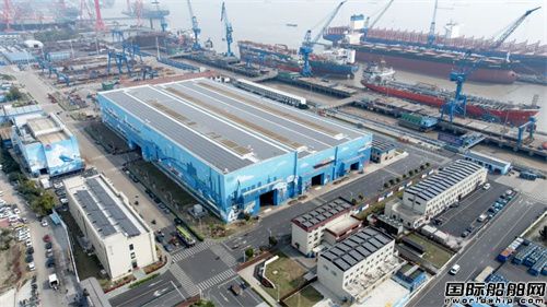 上海中遠海運重工分布式屋頂光伏發電項目實現并網發電