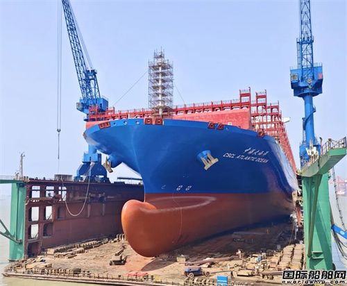 上海中遠海運重工完成集裝箱船船殼有機硅噴涂及10年特檢